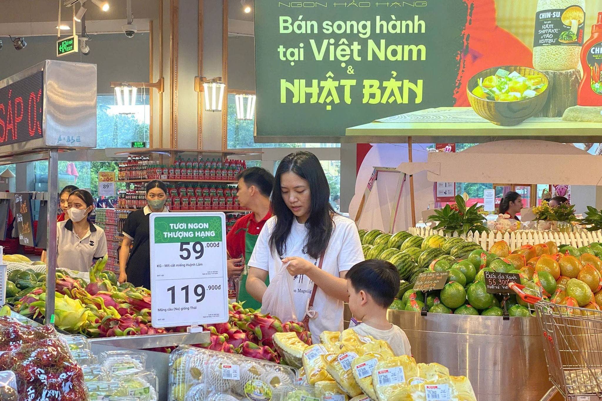 Tổng mức bán lẻ và doanh thu dịch vụ vượt 4,55 triệu tỷ đồng sau 7 tháng