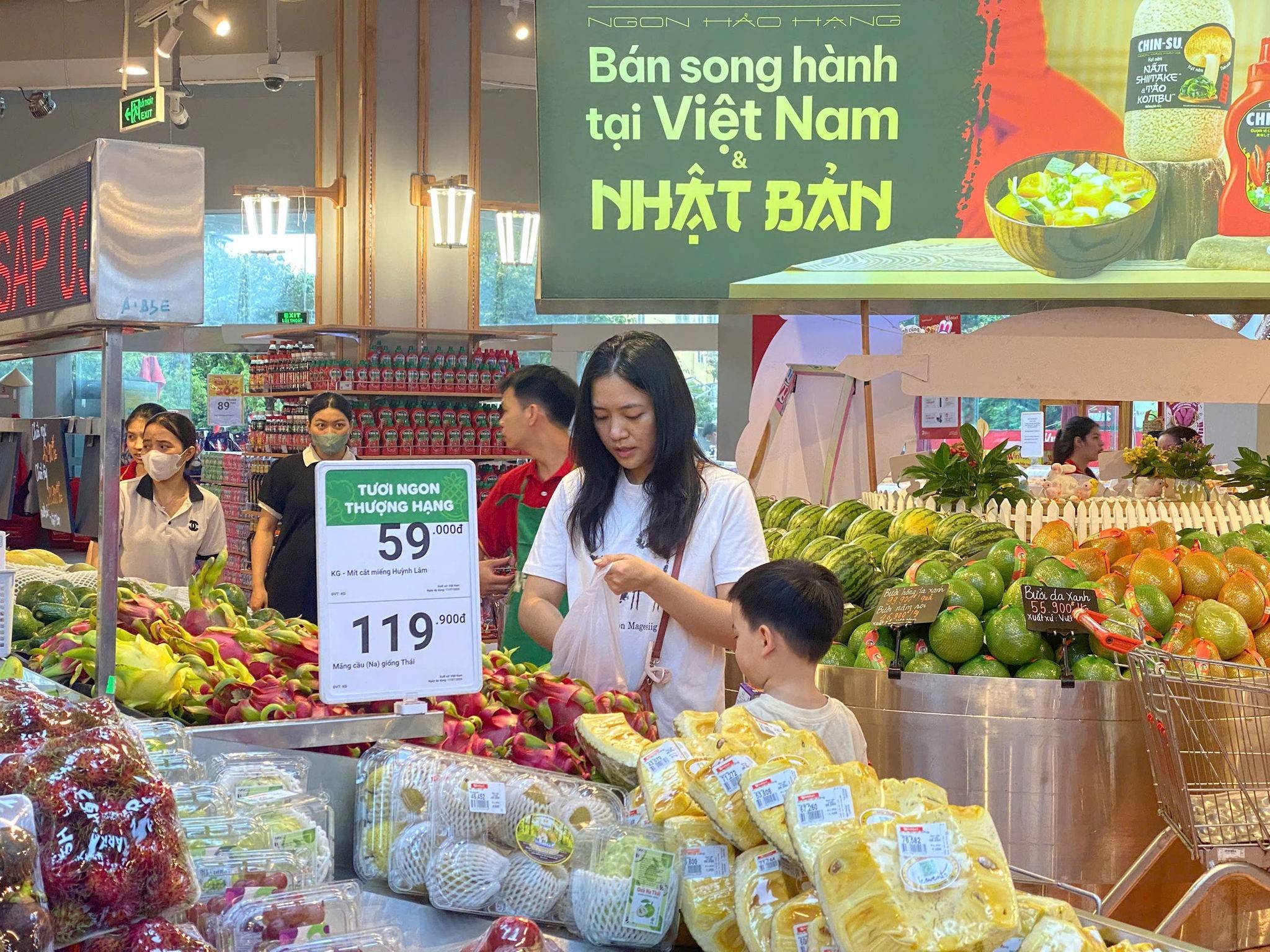 Tổng mức bán lẻ và doanh thu dịch vụ vượt 4,55 triệu tỷ đồng sau 7 tháng
