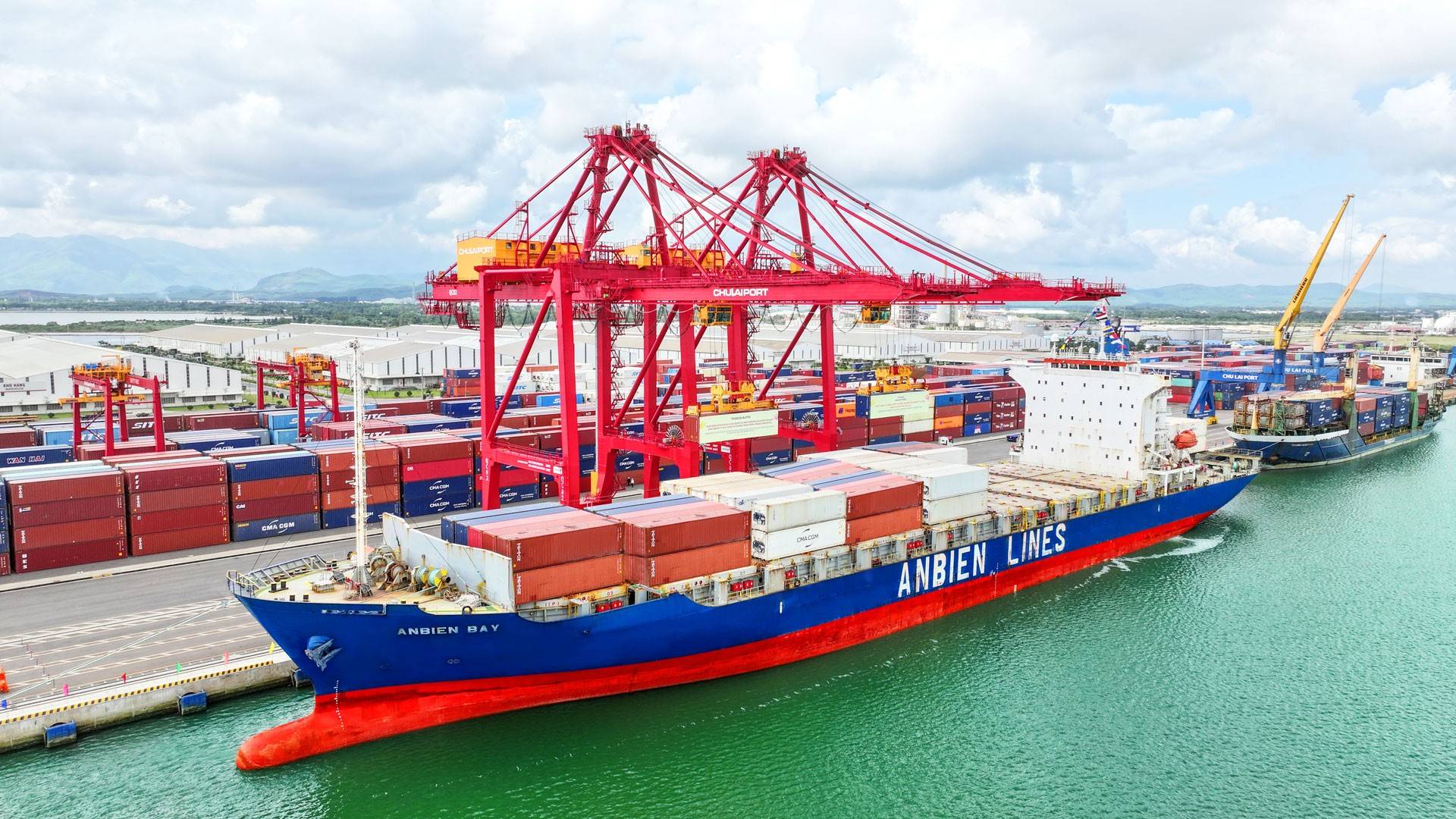 Xuất nhập khẩu vượt 659 tỷ USD sau 7 tháng, nhập siêu hơn 20,5 tỷ USD