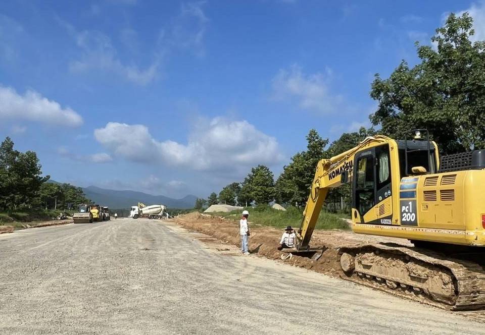 Lâm Đồng: đôn đốc tiến độ các dự án giao thông trọng điểm, yêu cầu tăng tốc giải ngân đầu tư công