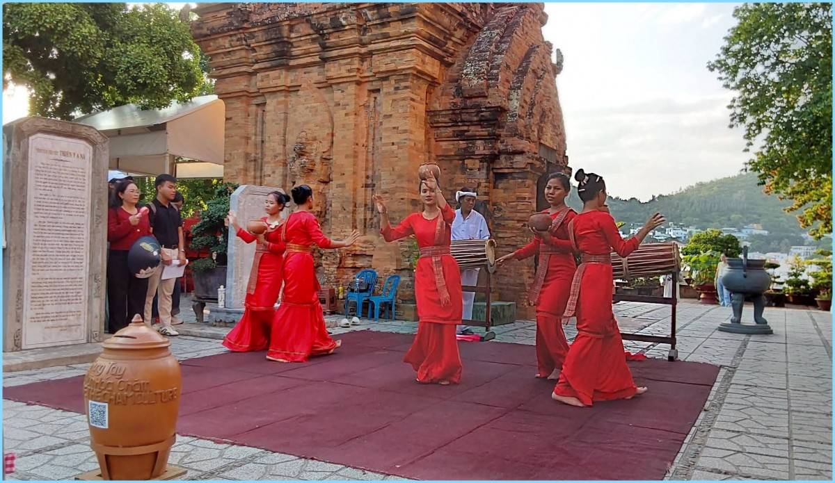 Khánh Hòa kết nối doanh nghiệp Nga, đẩy mạnh ứng dụng công nghệ số trong hoạt động du lịch