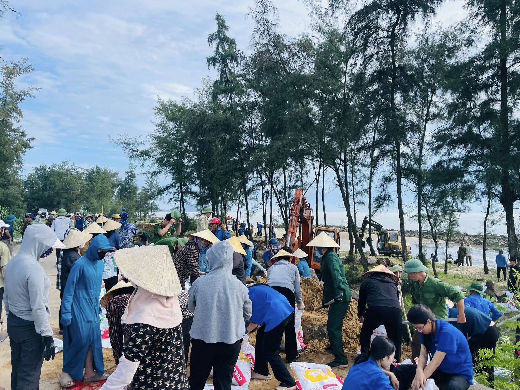 Hà Tĩnh hoàn thiện kịch bản sơ tán hơn 175.000 người, sẵn sàng ứng phó thiên tai cực đoan
