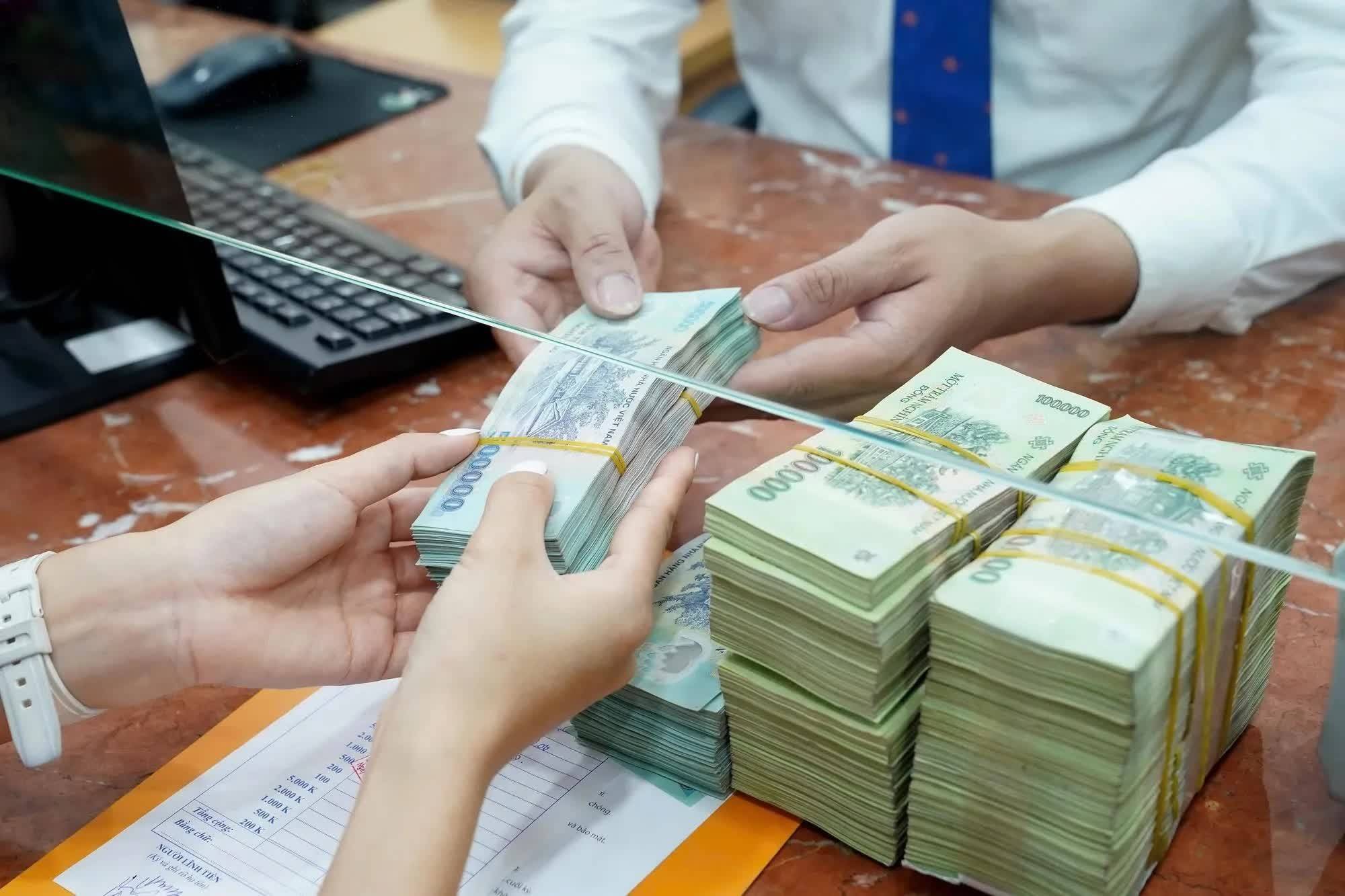 Ngân hàng tăng trích lập dự phòng lợi nhuận chịu áp lực nợ xấu