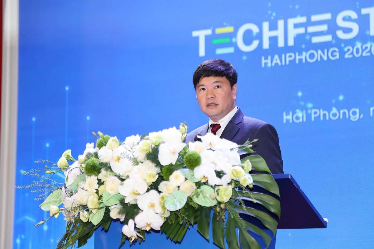 Phó Chủ tịch UBND thành phố Hoàng Minh Cường phát biểu tại Lễ khai mạc. Ảnh do Chuyên đề ANHP và Cổng thông tin điện tử thành phố cung cấp