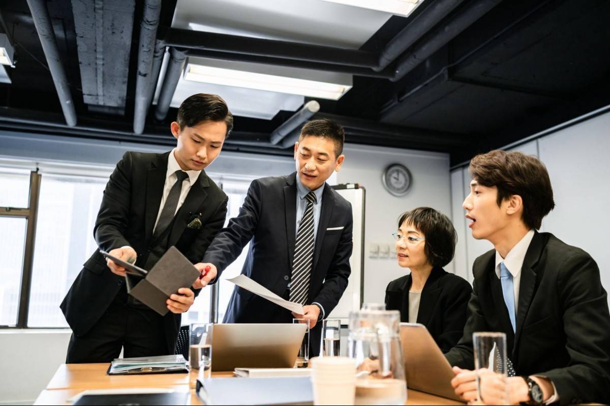 Nhân sự cấp cao rời đi: 5 bài học quản trị giúp doanh nghiệp biến khủng hoảng thành cơ hội