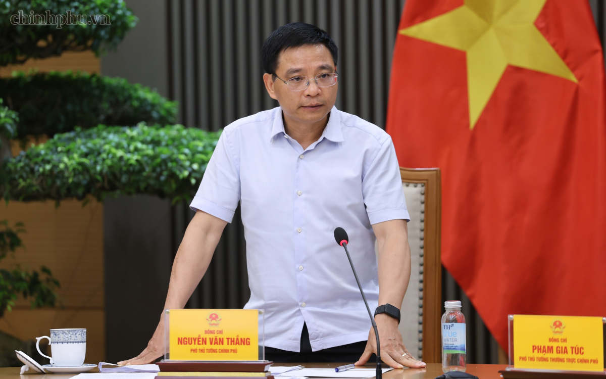 Yêu cầu đẩy nhanh hoàn thiện cao tốc phân kỳ, ưu tiên mở rộng 2 làn lên 4 làn