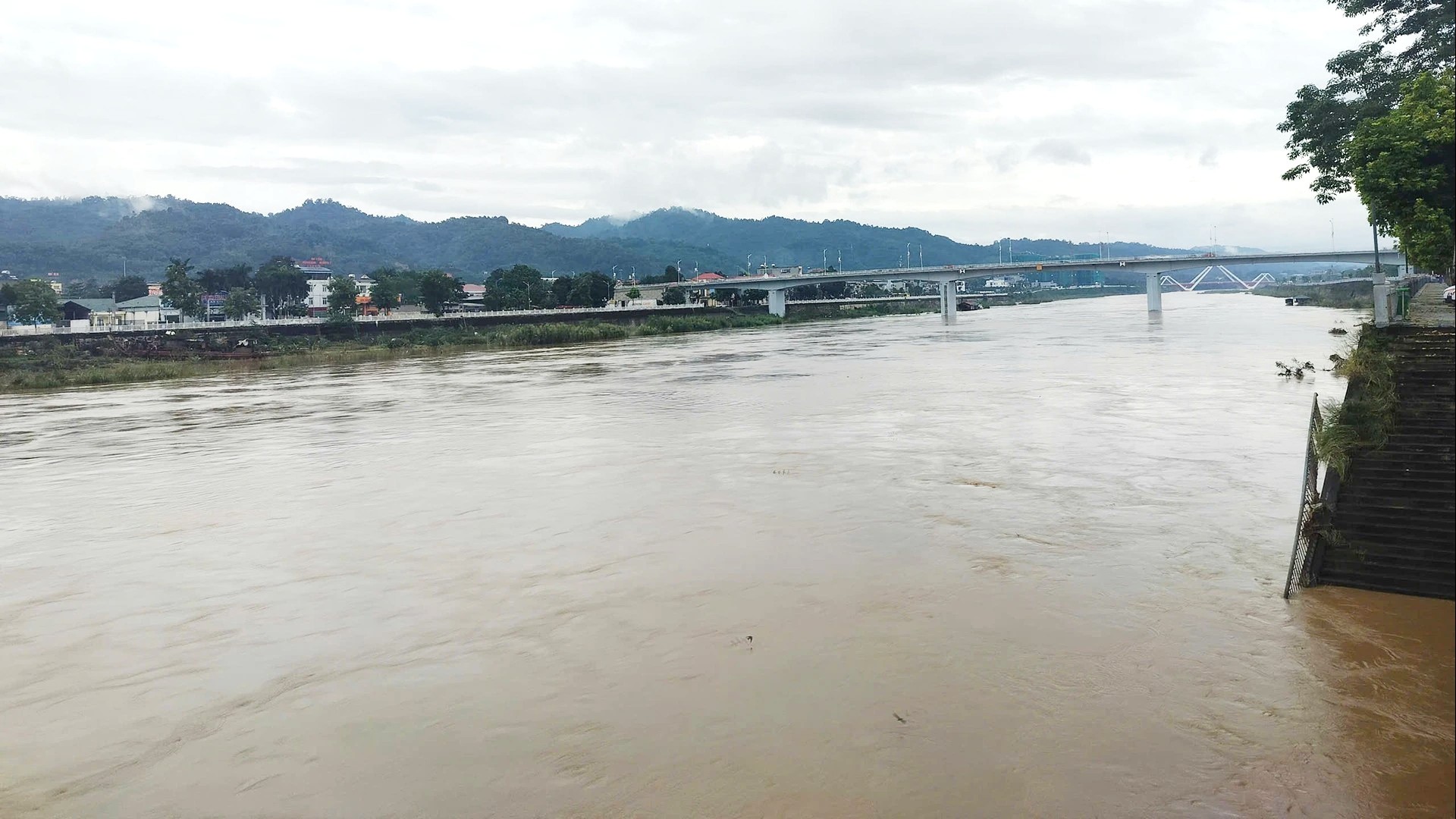 Lào Cai chủ động ứng phó nguy cơ lũ quét, sạt lở khi mực nước các sông tiếp tục lên cao