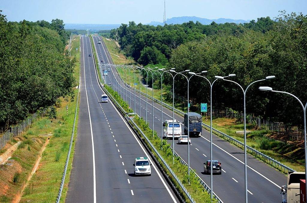 Cao tốc TP.HCM - Long Thành tăng tốc thi công quyết về đích năm 2026