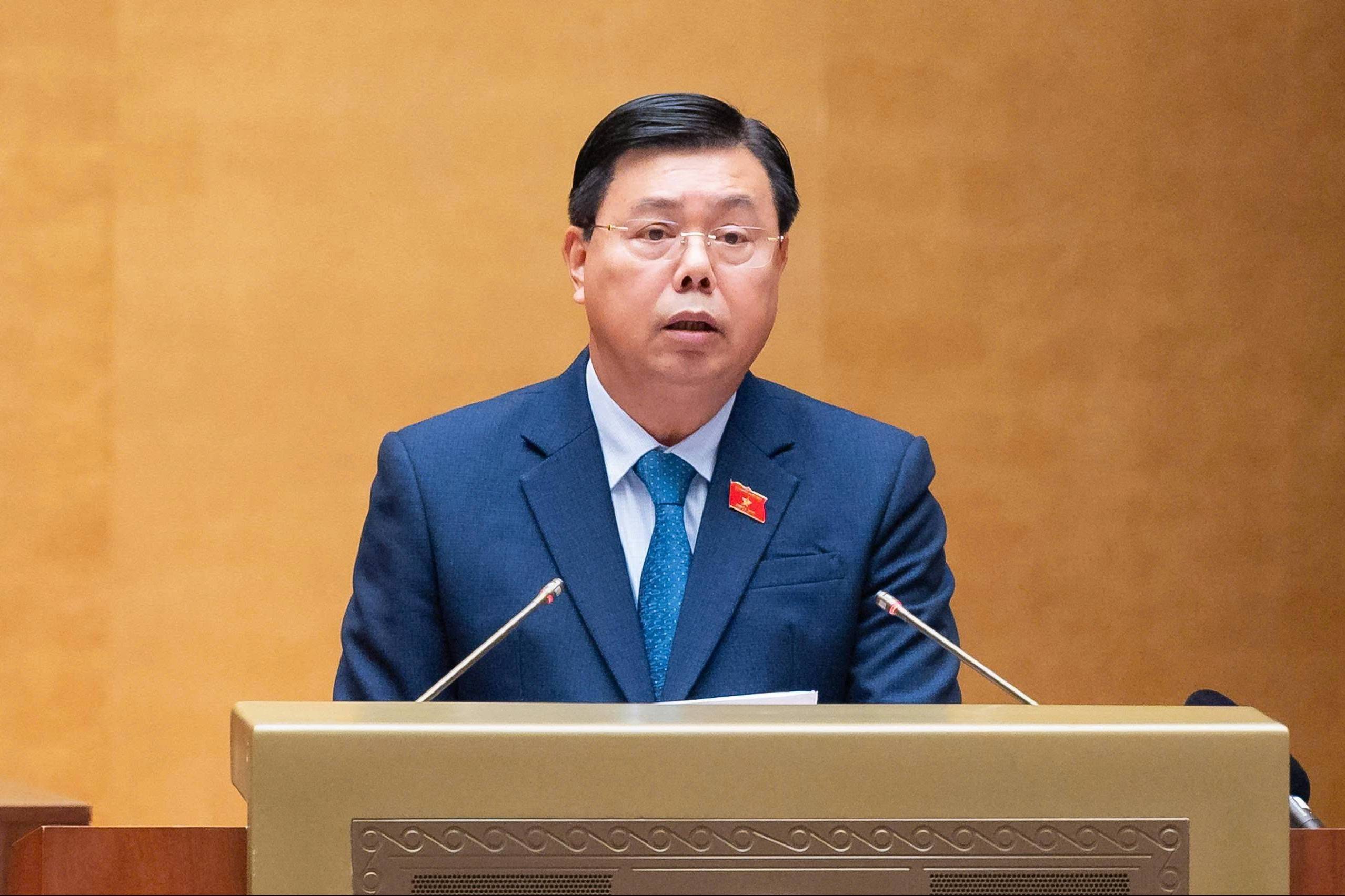 Bộ trưởng Bộ Nội vụ trình Quốc hội dự án luật về lao động đi làm việc ở nước ngoài, đề xuất cắt giảm 5 thủ tục hành chính