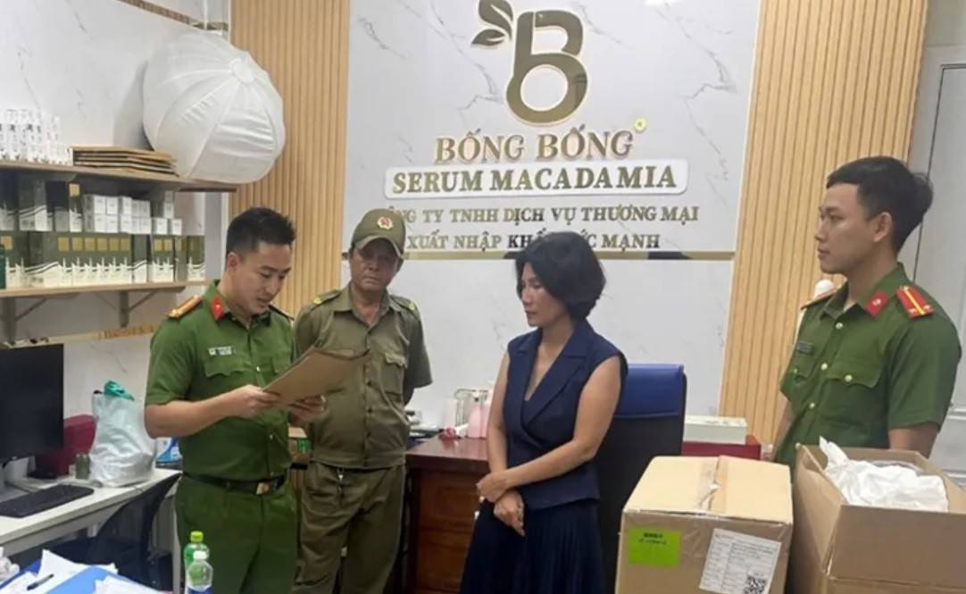 Sau gần 9 năm lẩn trốn, phẫu thuật thẩm mỹ và dùng giấy tờ giả để che giấu thân phận, nữ giám đốc bất động sản lừa hơn 26,5 tỷ đồng đã bị bắt giữ (Ảnh: Bộ Công an).