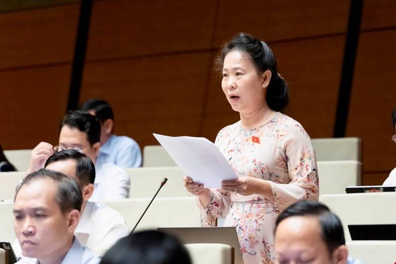 ĐBQH đề xuất hoàn thiện hạ tầng số, rút ngắn thời gian kiểm tra sau thông quan