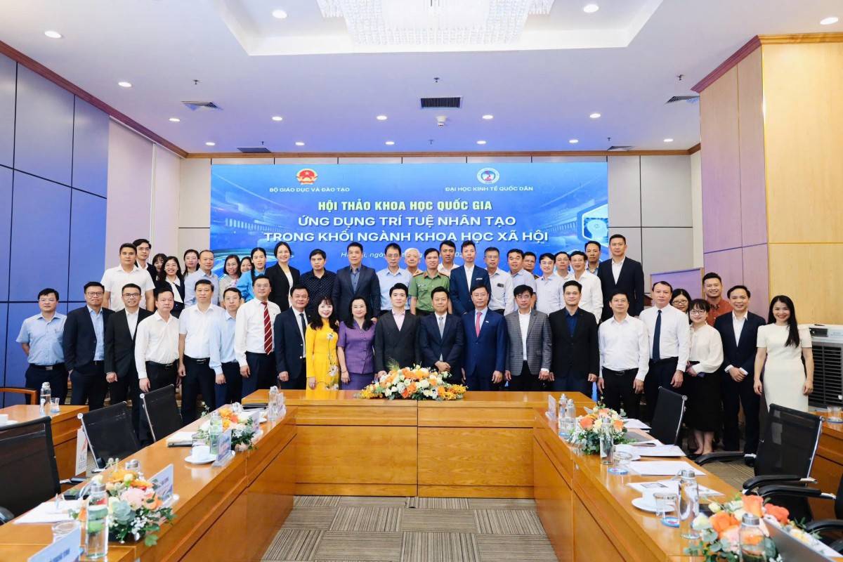 Lễ ký kết diễn ra tại Hội thảo Khoa học Quốc gia “Ứng dụng trí tuệ nhân tạo trong khối ngành khoa học xã hội”