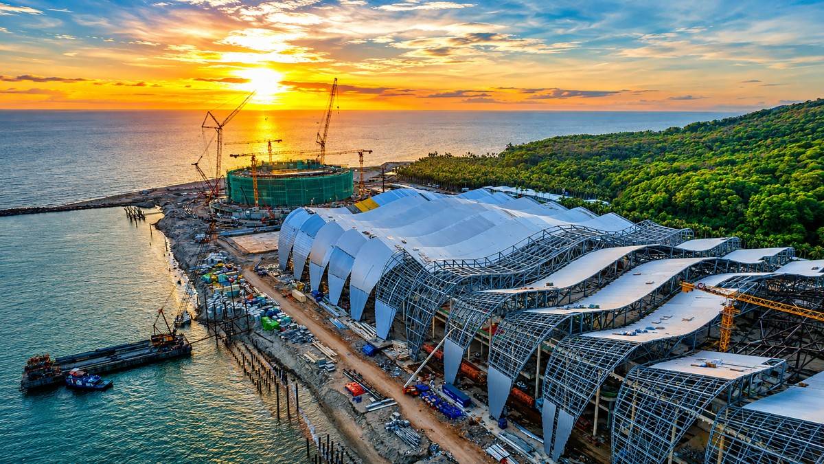 Các công trình trọng điểm phục vụ APEC được kỳ vọng tạo thêm hàng nghìn cơ hội việc làm, thu hút lao động chất lượng cao đến Phú Quốc. Ảnh: Ánh Dương.