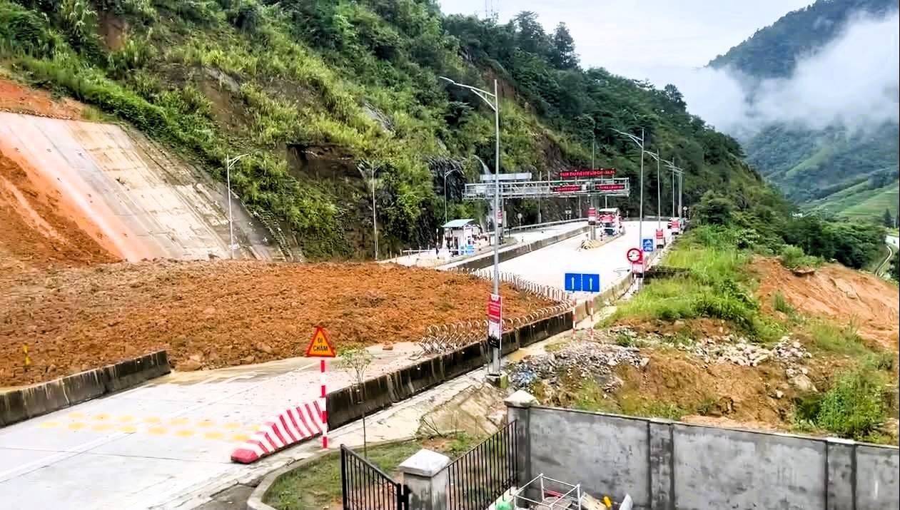 Lào Cai: Mưa lớn gây thiệt hại hơn 680 triệu đồng, nhiều điểm sạt lở chia cắt giao thông