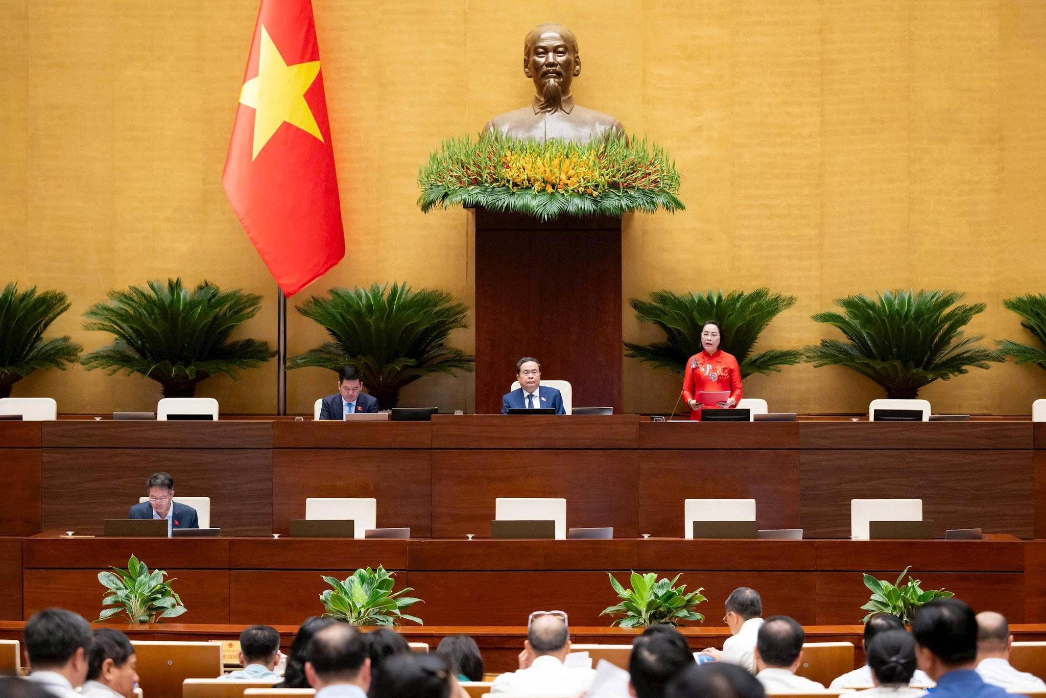 Quốc hội khóa XVI thảo luận cơ chế đặc thù xử lý vi phạm trong lĩnh vực kinh tế và chuyển đổi số