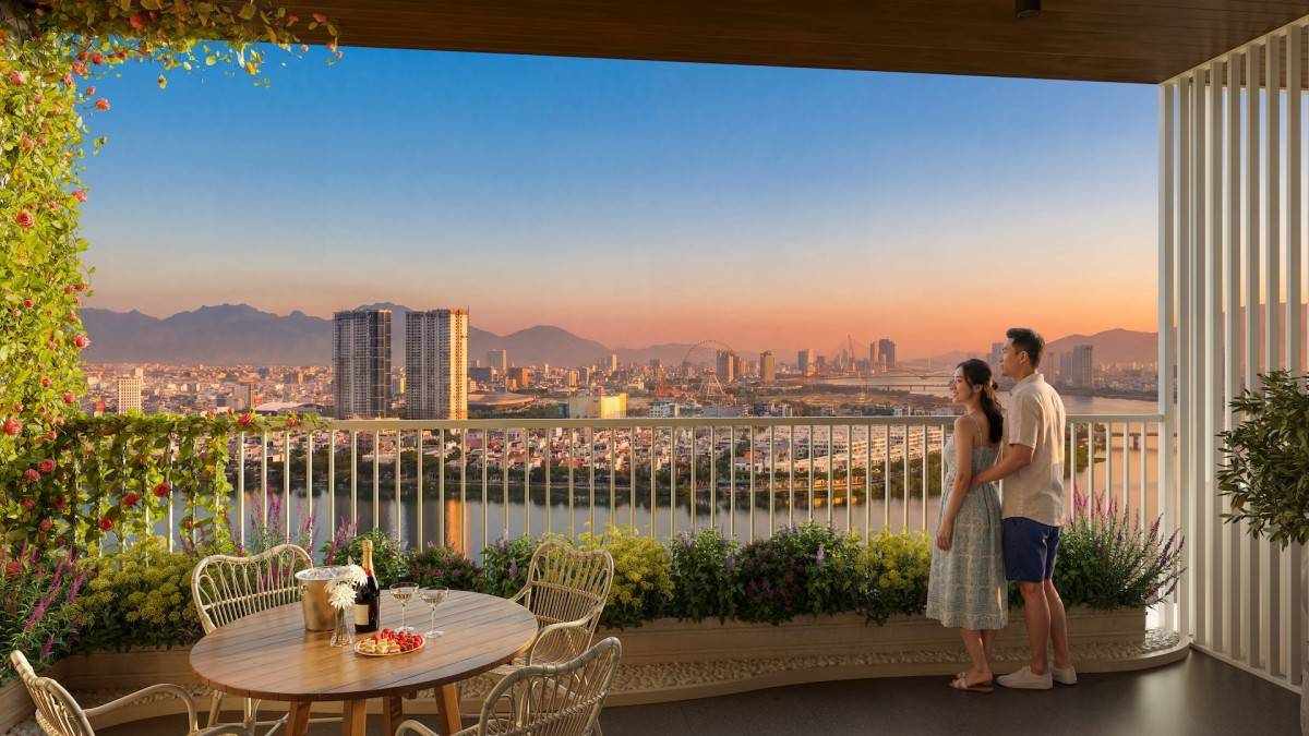 Khung cảnh ngoạn mục thu trọn từ ban công penthouse không chỉ thỏa mãn trải nghiệm sống mà còn bảo chứng cho dư địa tăng giá bền vững. Ảnh minh họa. Nguồn ảnh: Sun Property.