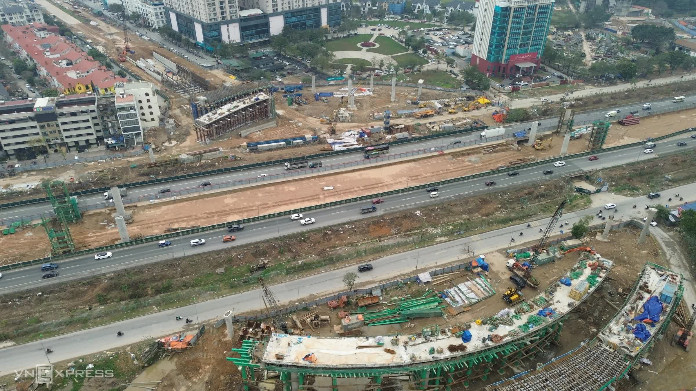 Vành đai 4 Hà Nội đầu tư 85.813 tỷ đồng đang tăng tốc nhưng áp lực vật liệu vẫn đè nặng