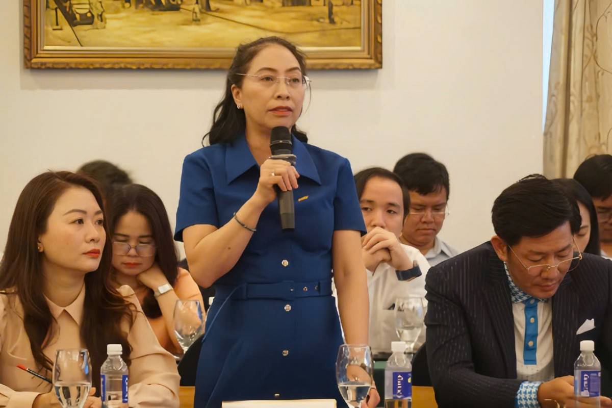 bà Nguyễn Thị Hồng Phượng, Thành viên Hội đồng quản trị Tổng Công ty Cảng hàng không Việt Nam (ACV)