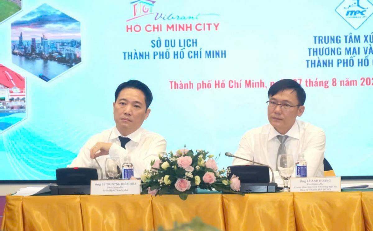 Hội nghị đối thoại do ông Lê Anh Hoàng - Phó Giám đốc ITPC và ông Lê Trương Hiền Hòa - Phó Giám đốc Sở Du lịch TP. Hồ Chí Minh chủ trì. (Ảnh: Uyển Nhi)