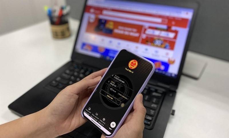 Đối với thông tin về tạm hoãn xuất cảnh, thay vì để người nộp thuế chỉ phát hiện ra mình bị nợ thuế khi ra đến sân bay, Tổng đài AI sẽ gửi thông báo cảnh báo sớm để người nộp thuế nắm bắt thông tin và sớm hoàn tất nghĩa vụ thuế.
