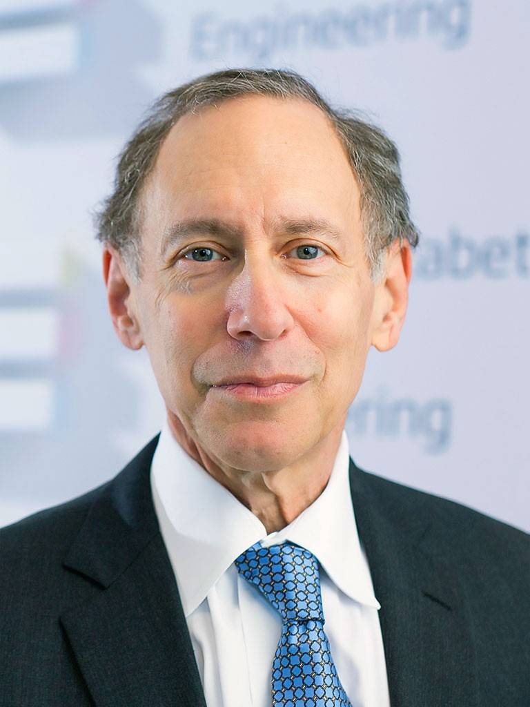 Robert Langer, Giáo sư Viện danh dự tại MIT và nhà khoa học được trích dẫn nhiều nhất trong lịch sử kỹ thuật, người đã biến phòng thí nghiệm thành đế chế với hơn 40 công ty khởi nghiệp và 1,5 tỷ đô la tài sản.