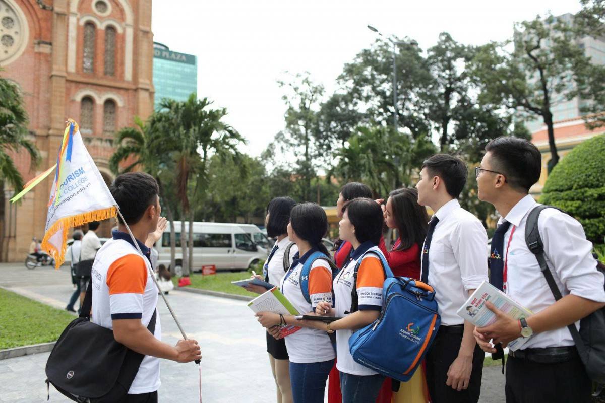 cần thiết kế cơ chế xác định rõ thế nào là hướng dẫn viên làm việc theo quan hệ lao động, thế nào là cung cấp dịch vụ độc lập