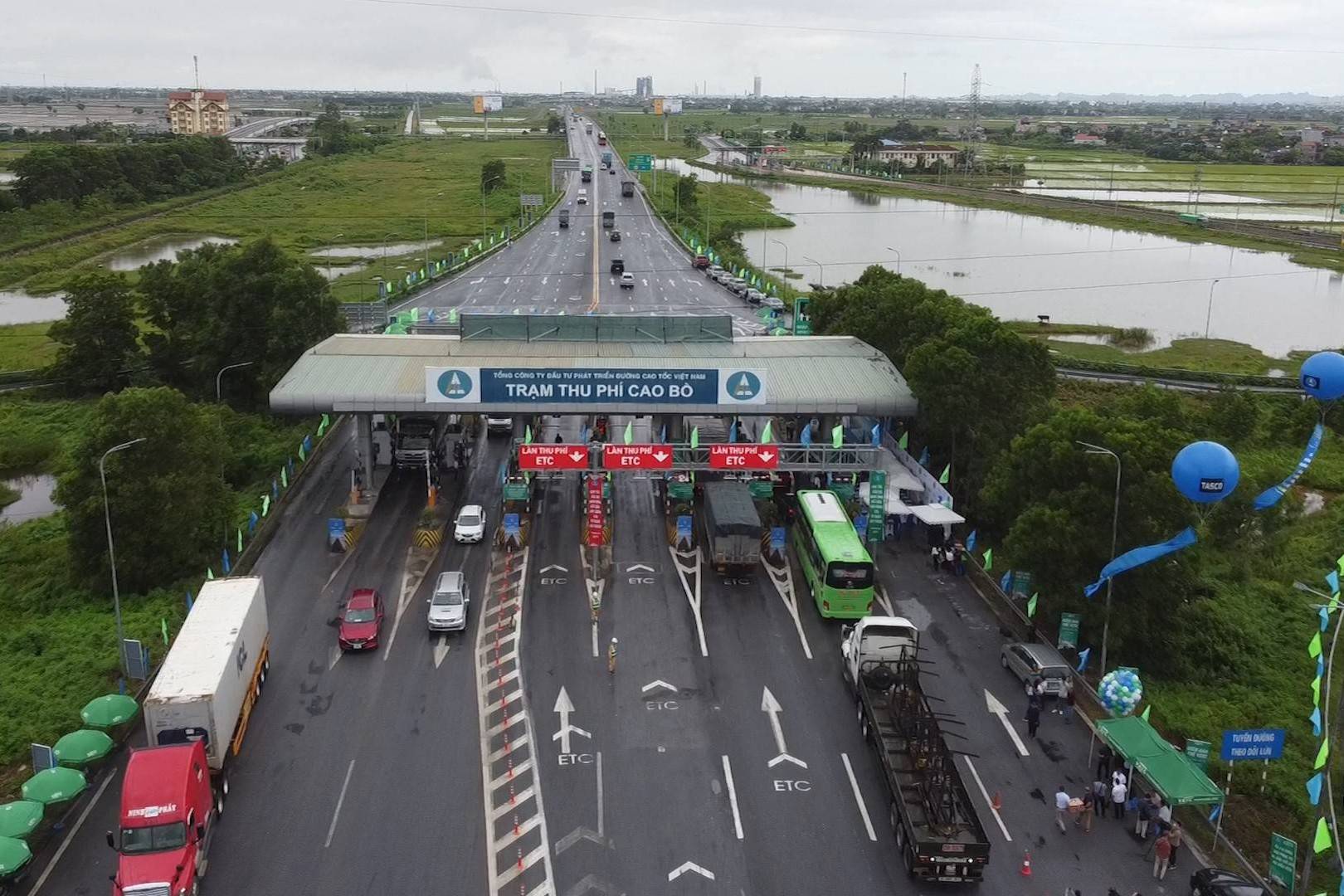 Đề xuất thí điểm làn riêng để vượt xe trên cao tốc từ quý IV/2026