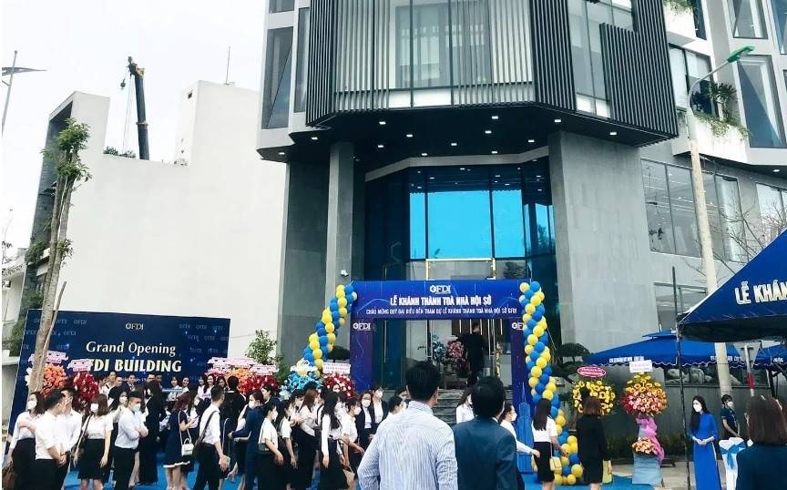 Để tìm kiếm khách hàng, Công ty GFDI chủ yếu sử dụng đội ngũ nhân viên kinh doanh được đào tạo về nội dung, phương thức tư vấn và trực tiếp tìm kiếm, vận động khách hàng gửi tiền vào công ty. Hoạt động quảng bá còn được thực hiện trên các nền tảng mạng xã hội Zalo, Facebook, website cùng nhiều hình thức khác.
