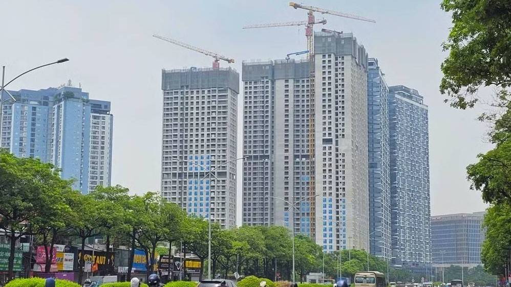 TP.HCM: Người mua e dè khi lãi suất tăng, giá căn hộ vẫn neo cao