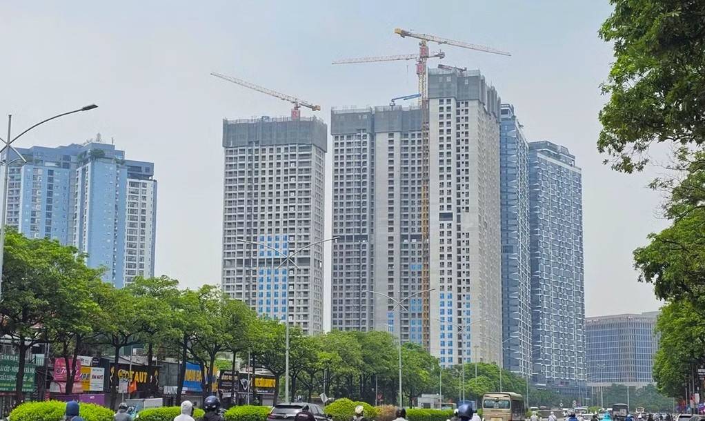 TP.HCM: Người mua e dè khi lãi suất tăng, giá căn hộ vẫn neo cao