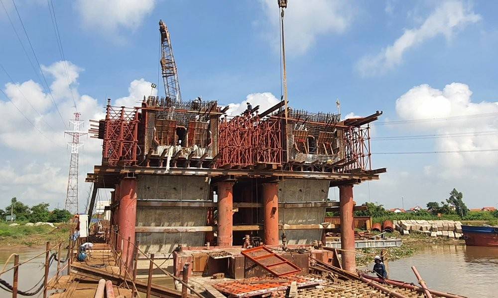 Cầu Kênh vàng đang được thi công, khi hoàn thành sẽ nối liên tỉnh Bắc Ninh và TP. Hải Phòng.