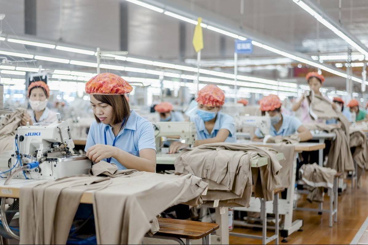 May Sông Hồng tăng lãi, nhưng áp lực vốn lưu động lớn dần