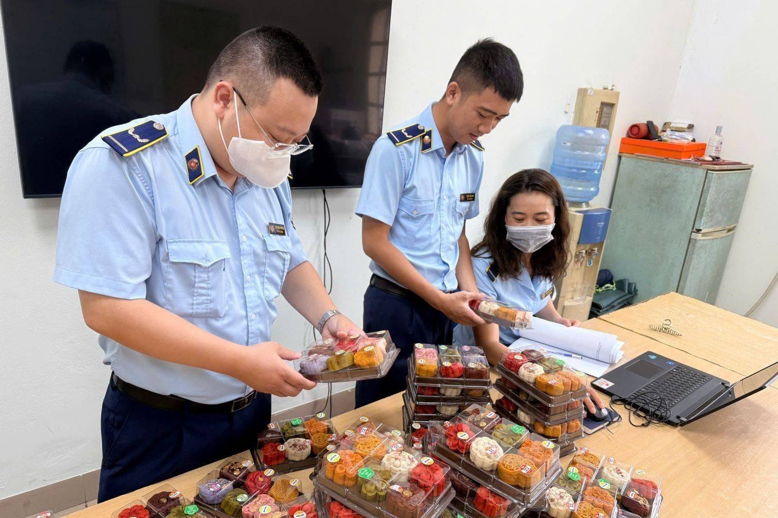 Hà Nội đưa bánh Trung thu vào "tầm ngắm" kiểm tra
