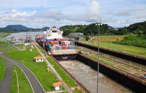 Cước qua Kênh đào Panama tăng kỷ lục giữa sức ép hạn hán và gián đoạn hàng hải