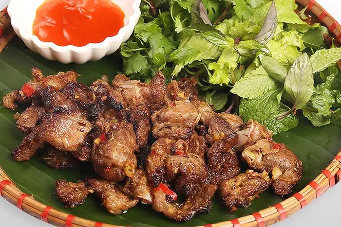 Tú Lệ mùa vàng: Có một nàng thơ đang đợi dưới chân Khau Phạ
