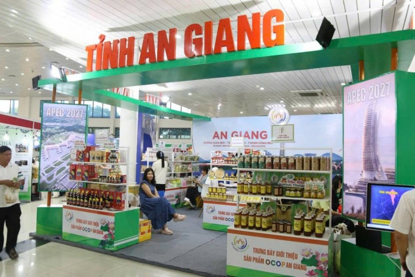 Đây cũng là cơ hội để doanh nghiệp tiếp cận các nền tảng thương mại điện tử, hệ thống logistics và đối tác quốc tế, từ đó từng bước nâng cao năng lực cạnh tranh và tham gia sâu hơn vào chuỗi cung ứng khu vực.