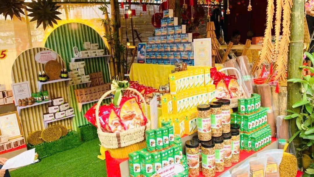 Các sản phẩm chế biến từ Quế được trưng bày tại các hội thi, chợ quê, hội chợ thương mại