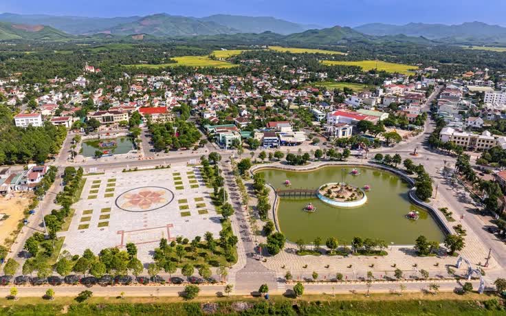 Hoài Ân (Gia Lai) dự kiến đấu giá khu đất rộng 1.389 m² để thực hiện dự án Tổ hợp Thương mại - Dịch vụ và Nhà hàng, với tổng vốn đầu tư 9,7 tỷ đồng. Khu đất có thời hạn thuê 50 năm và dự kiến được đưa ra đấu giá từ quý III/2026