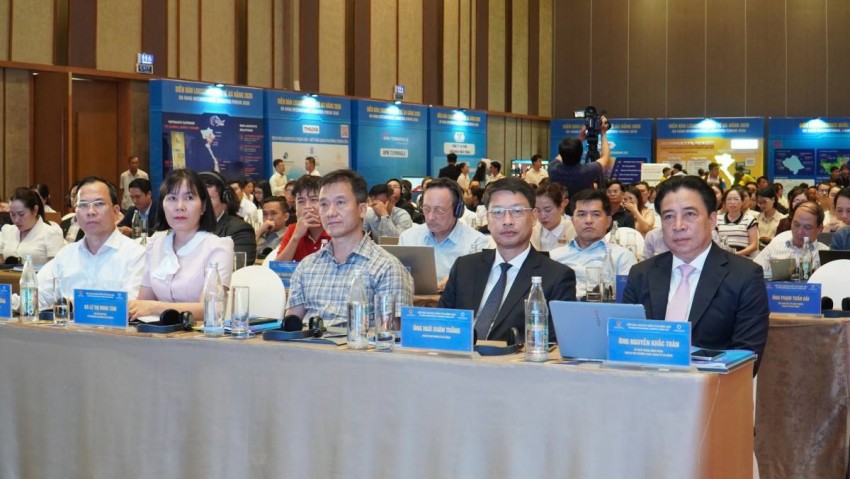 Đại biểu tham dự diễn đàn
