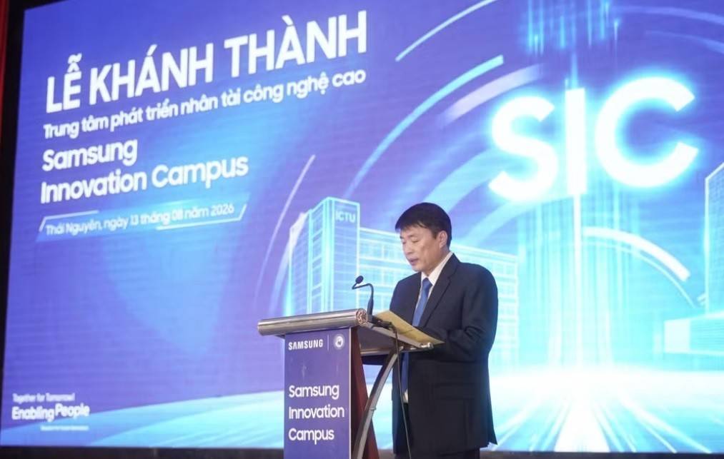 Ông Trần Văn Hậu, Phó Chủ tịch Ủy ban nhân dân tỉnh Thái Nguyên, phát biểu tại sự kiện. (Ảnh: Samsung Việt Nam)