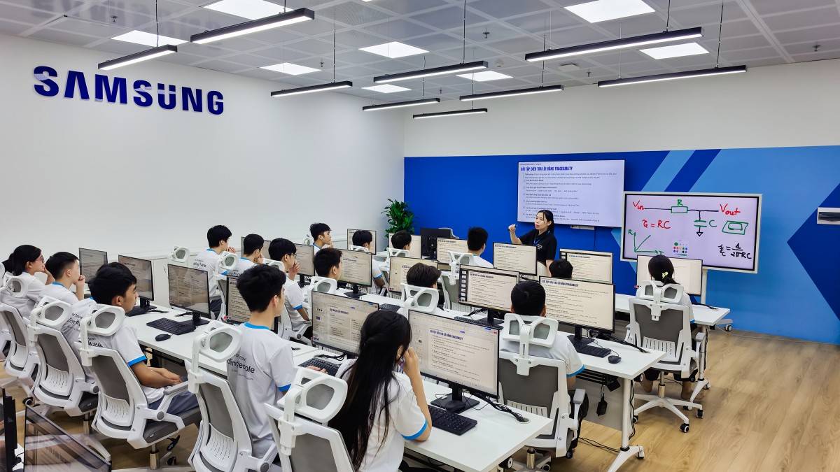 Một phòng học tại Trung tâm Phát triển nhân tài công nghệ cao SIC tại Thái Nguyên.jpg