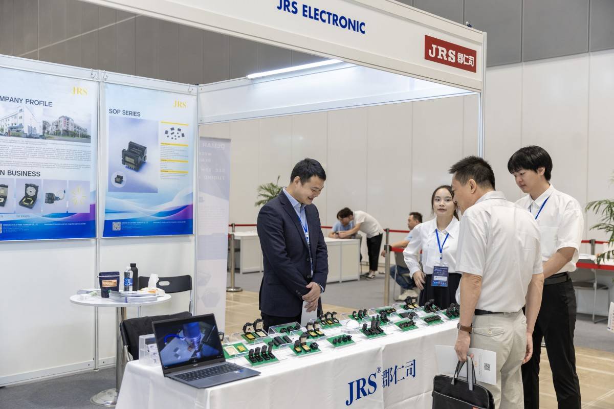 AI, bán dẫn, UAV và robot hội tụ tại triển lãm công nghệ cao ở Hà Nội