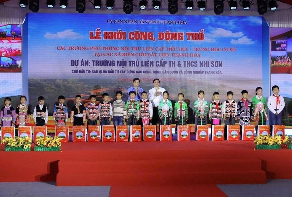 Thanh Hóa: Chăm lo cho học sinh khu vực biên giới trước thềm năm học mới