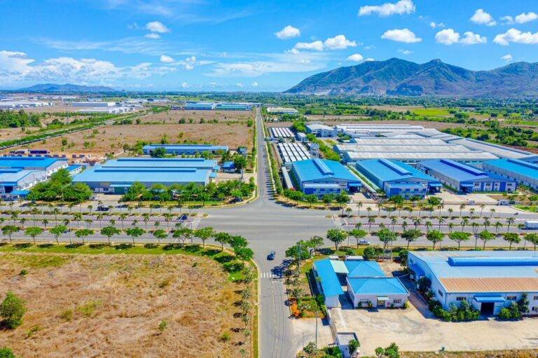 Khu công nghiệp Becamex Bình Định là một trong những dự án trọng điểm, góp phần hoàn thiện hạ tầng công nghiệp và tạo dư địa thu hút các dự án đầu tư mới vào Gia Lai.