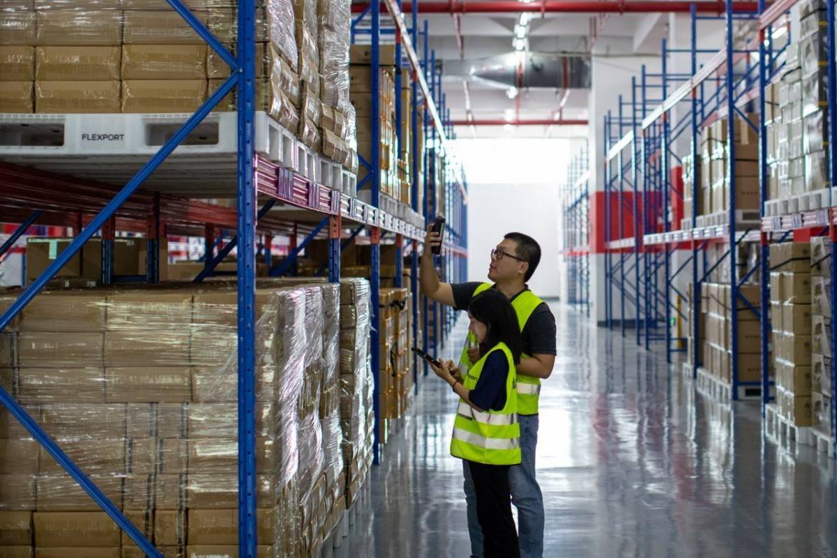 Công nghệ logistics của Flexport giúp doanh nghiệp theo dõi và quản lý các khâu vận chuyển, hải quan và chuỗi cung ứng trên một nền tảng thống nhất. Ý tưởng cốt lõi của Flexport là biến lượng dữ liệu rời rạc trong quá trình vận chuyển thành một hệ thống c