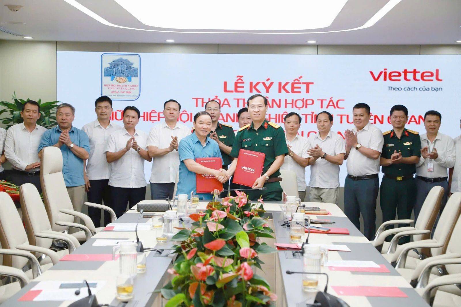 Lễ ký kết thỏa thuận hợp tác về phát triển khoa học, công nghệ, đổi mới sáng tạo và chuyển đổi số giai đoạn 2026-2030 giữa HHDN tỉnh Tuyên Quang và Viettel Tuyên Quang
