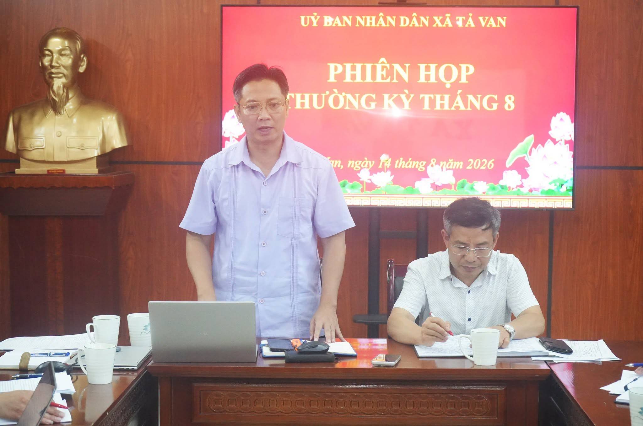 Chủ tịch UBND xã Tả Van Phạm Bình Minh
