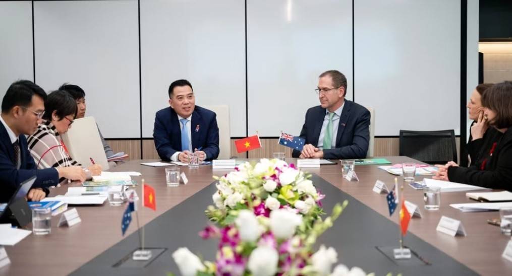 Phái đoàn Bộ Nông nghiệp và Môi trường do Thứ trưởng Đặng Ngọc Điệp dẫn đầu đến thăm trụ sở ACIAR tại Canberra để thảo luận về các hợp tác chiến lược trong tương lai
