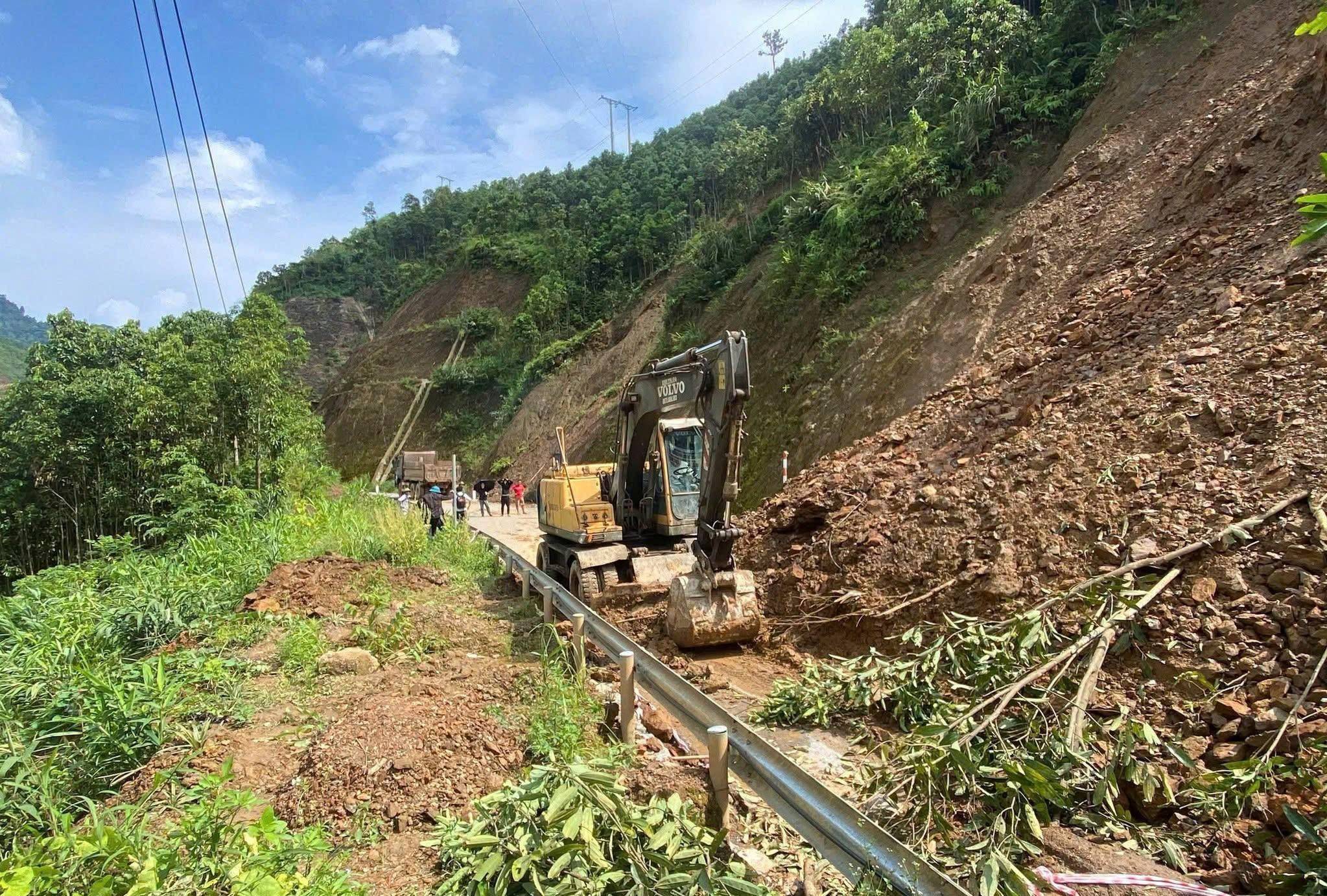 Lào Cai hỏa tốc ứng phó mưa lớn, lũ quét, sạt lở đất từ đêm 17/8
