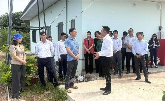 HĐND tỉnh Đắk Lắk khảo sát tình hình hoạt động trang trại chăn nuôi heo Minh Phúc ngày 6/7